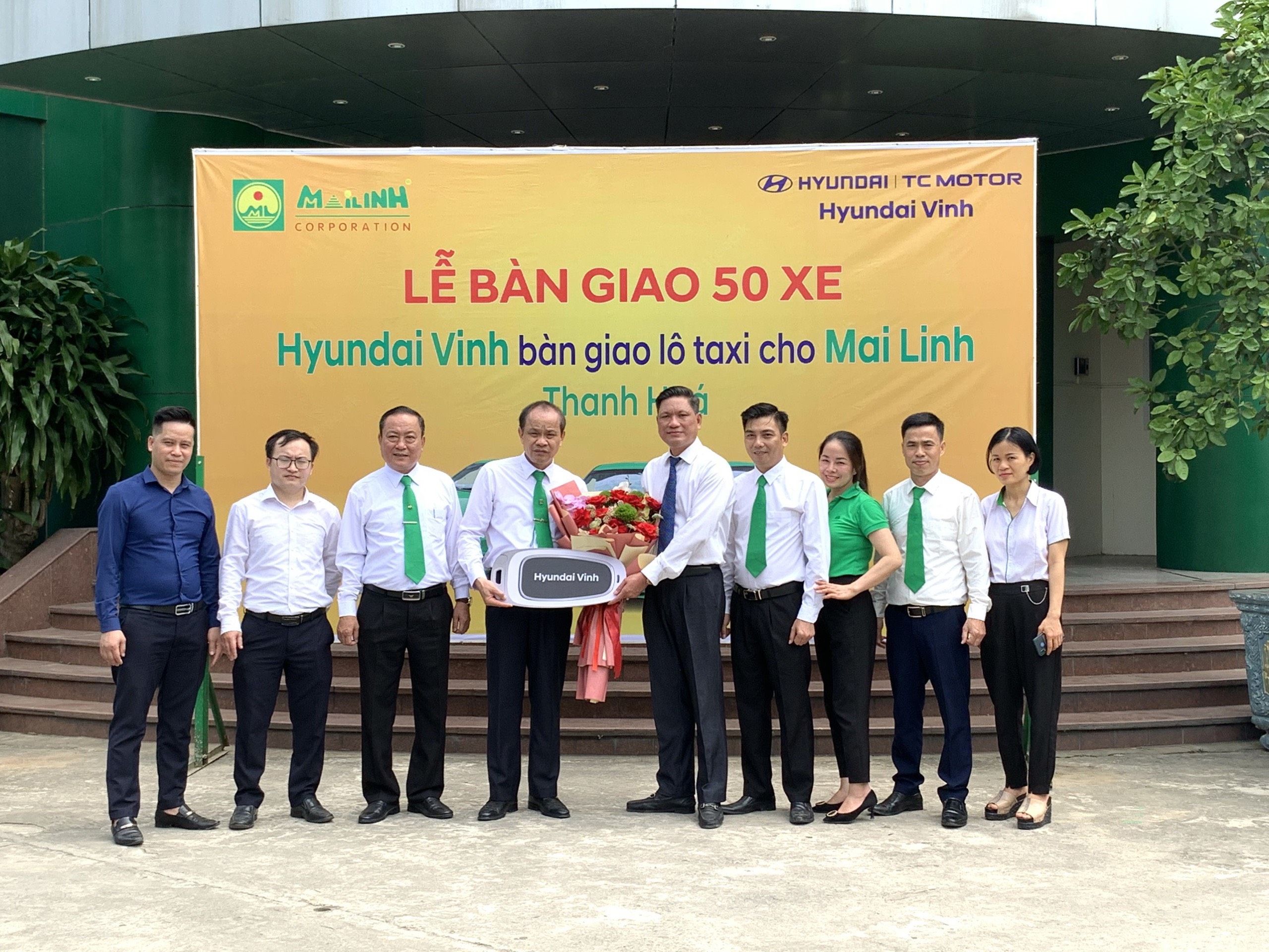 Hyundai Vinh bàn giao lô taxi 50 xe cho Mai Linh Thanh Hóa
